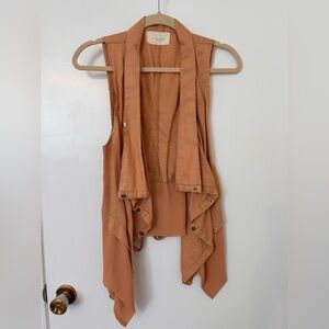 Ssemienne Women's Tan Draped Vest